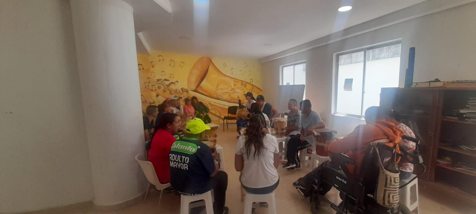 Ph: Julián Alzate. Clase de Chirimía a grupo de discapacidad, Donmatías.