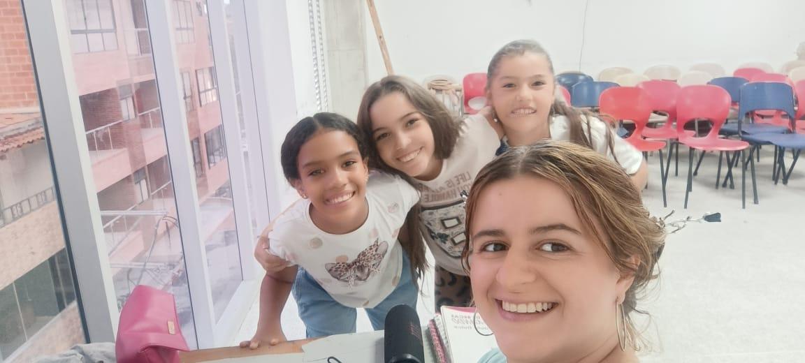 Ph: Natalia Castrillón. Clase de técnica vocal infantil - Edificio educación superior, Barbosa.